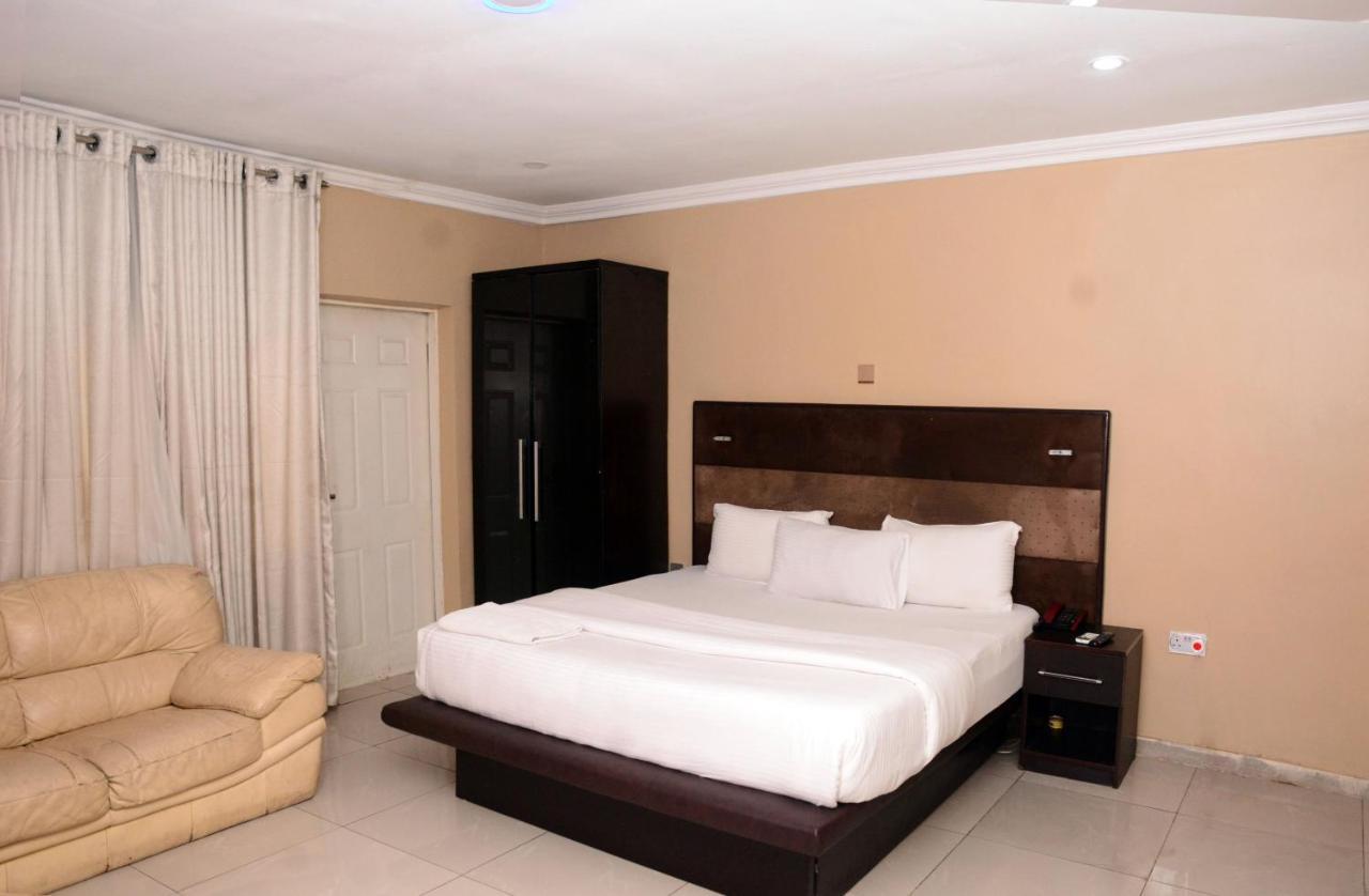 Connecting Lagos Suites Exterior foto