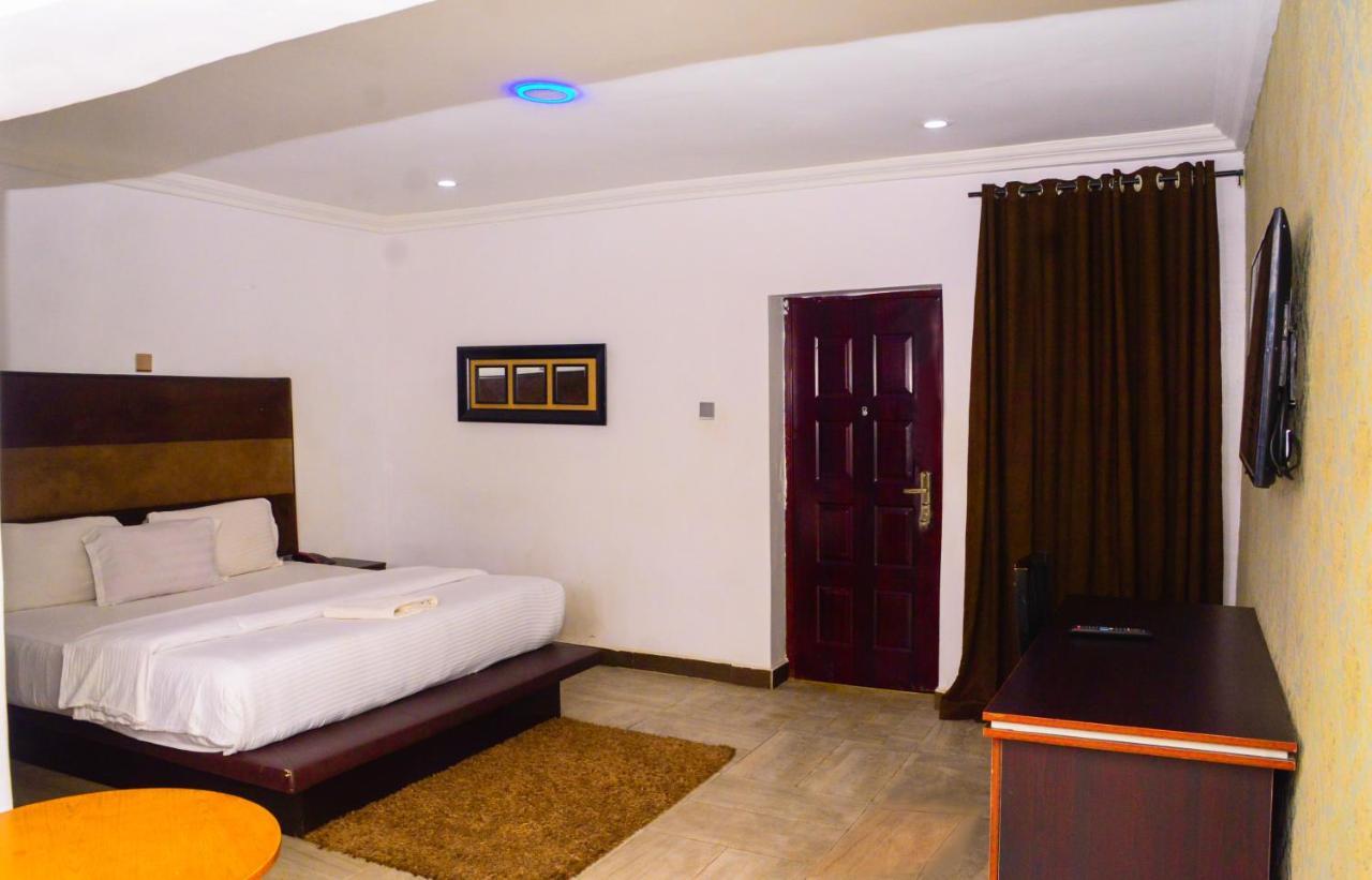 Connecting Lagos Suites Exterior foto