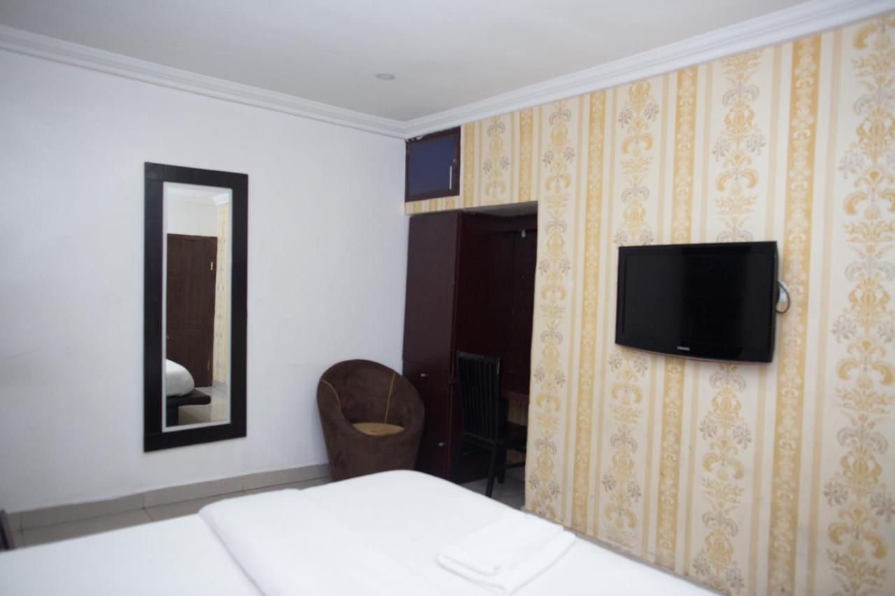 Connecting Lagos Suites Exterior foto